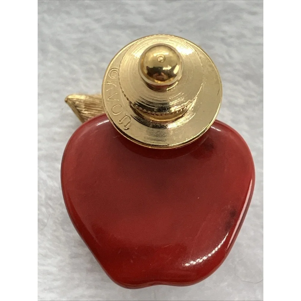 Vtg. Avon Gold Tone Red Apple Lapel Pin‎ New York Teacher Tie Tack Hat Bag